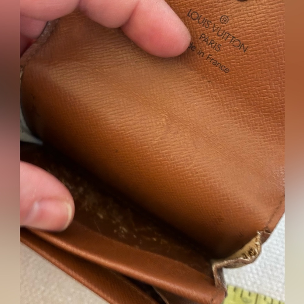 🚨SOLD🚨Vintage Louis Vuitton card holder - Picture 8 of 8
